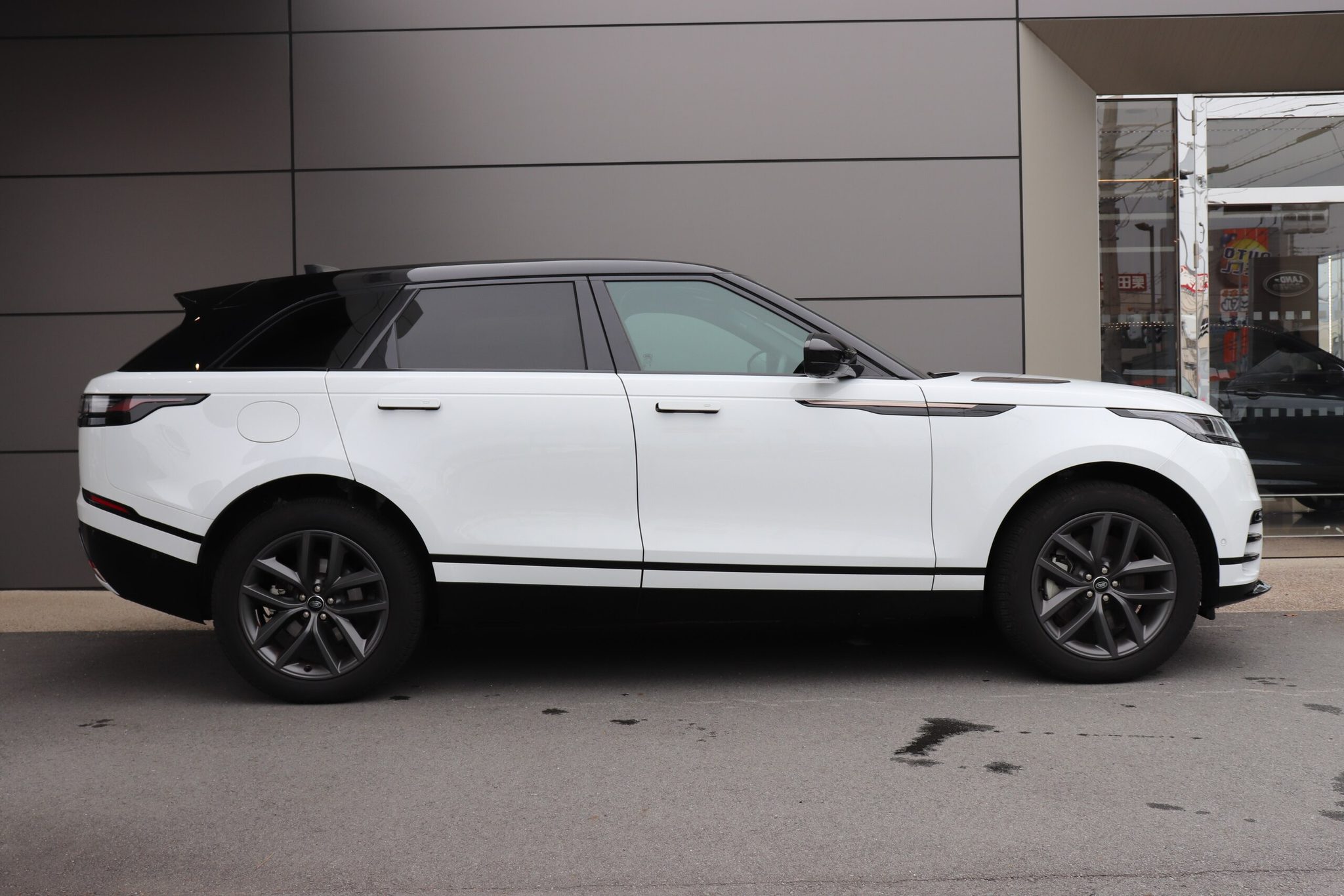 Land Rover Range Rover Velar 2025 — фото 4
