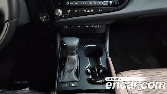 Lexus ES 2023 — миниатюра 9
