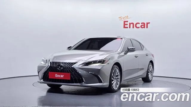 Lexus ES 2025 — фото 1