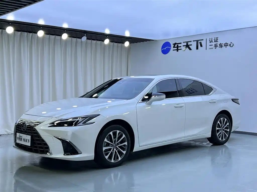 Lexus ES 2026 — фото 1