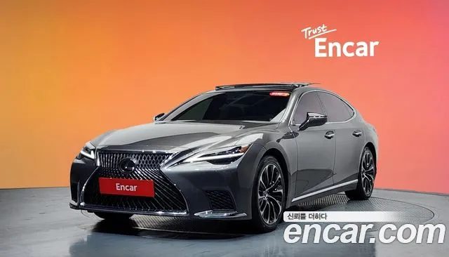 Lexus LS 2022 — фото 1