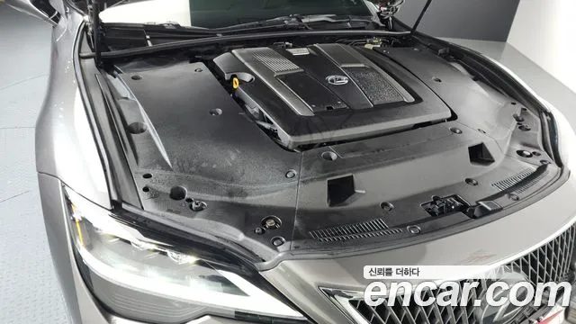 Lexus LS 2022 — миниатюра 6