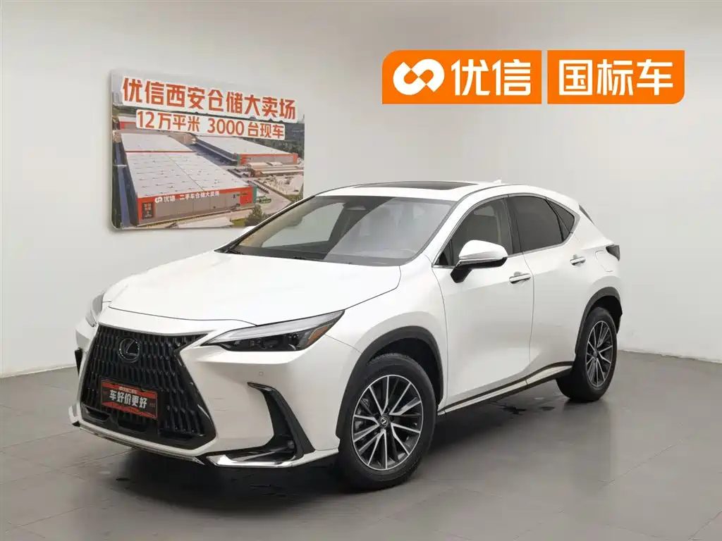 Lexus NX 2022 — фото 1