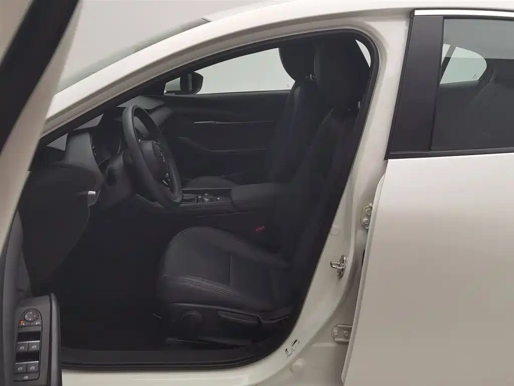 Mazda Mazda3 2023 — миниатюра 10