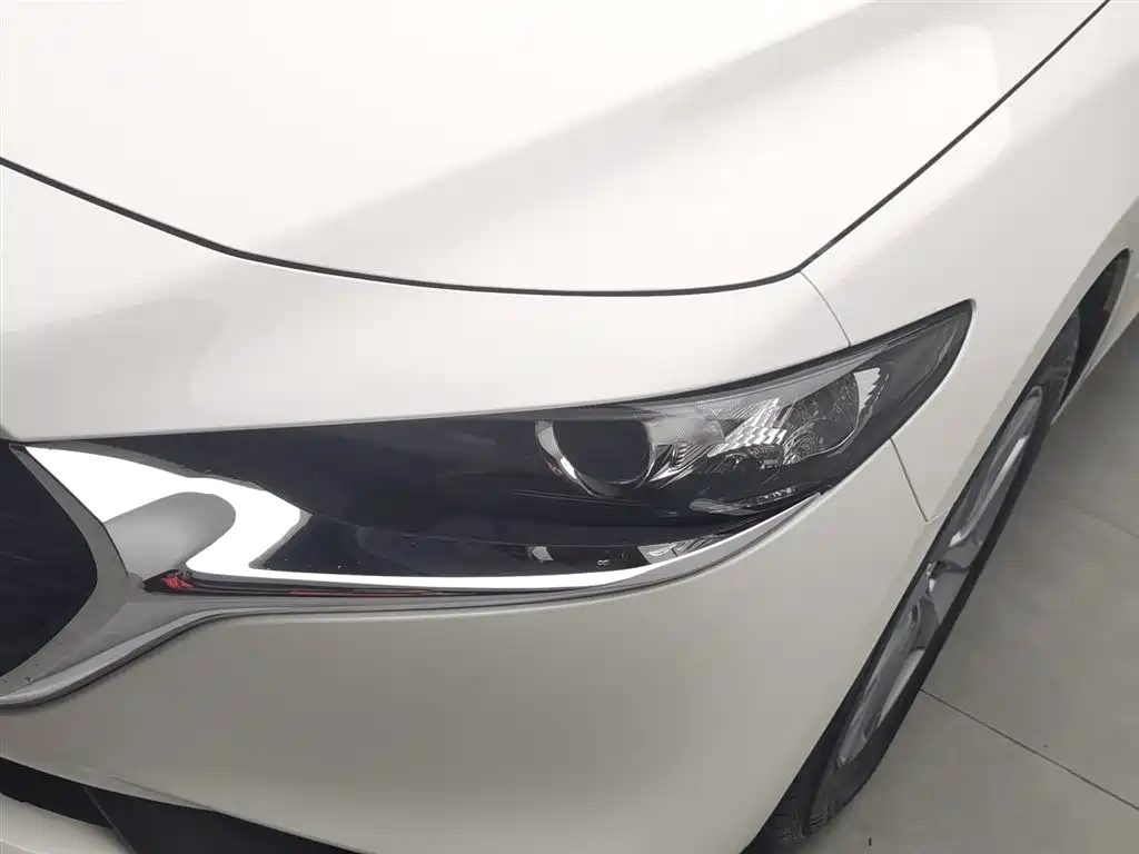 Mazda Mazda3 2023 — миниатюра 7