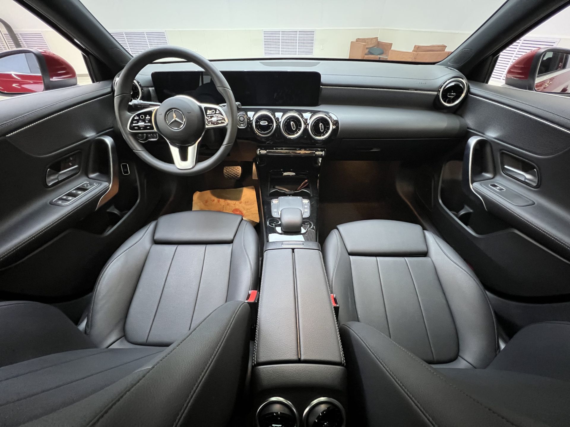 Mercedes-Benz A180L 2021 — фото 4