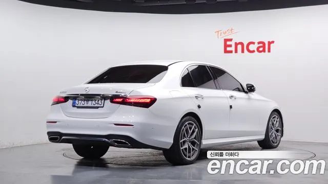 Mercedes-Benz E-Class 2022 — фото 2