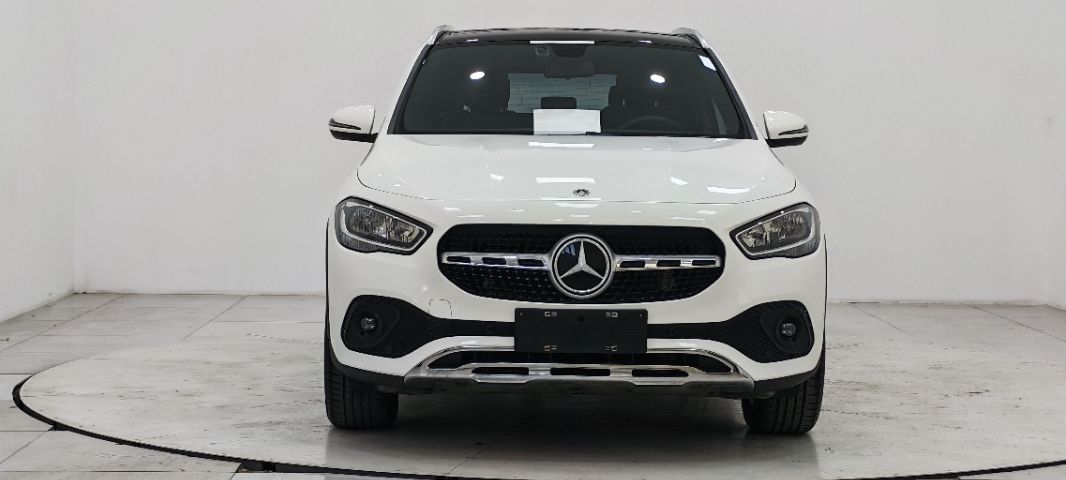 Mercedes-Benz GLA 180 2021 — фото 1