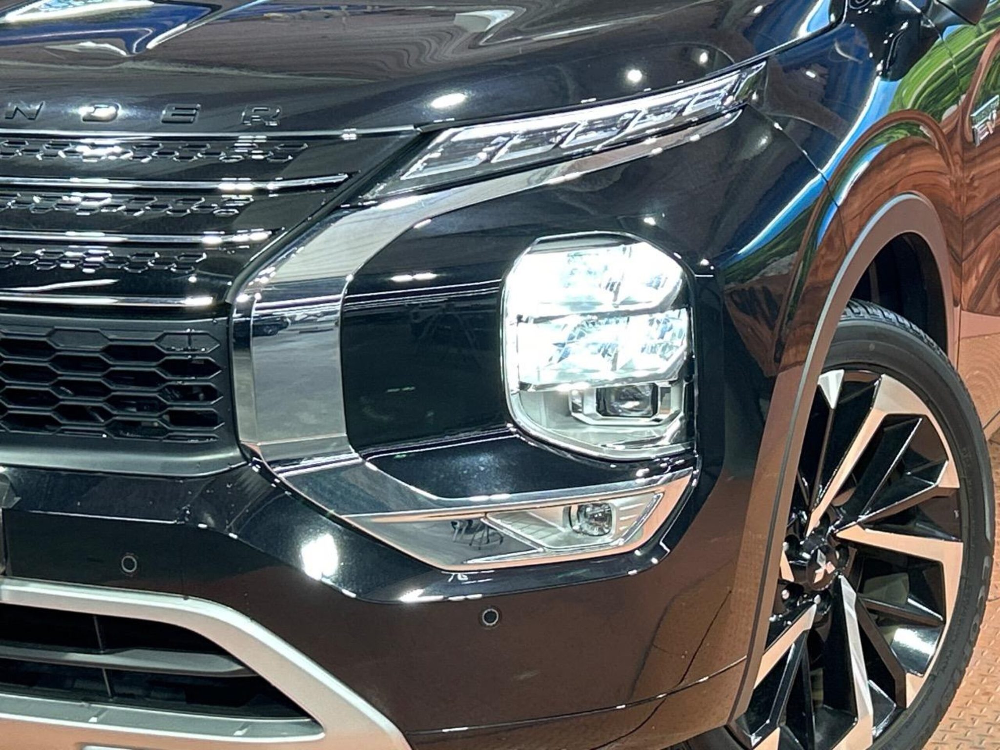 Mitsubishi Outlander 2022 — миниатюра 8
