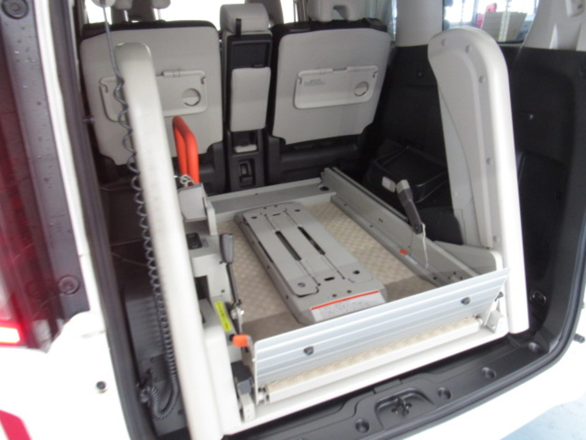 Nissan Serena 2023 — миниатюра 8