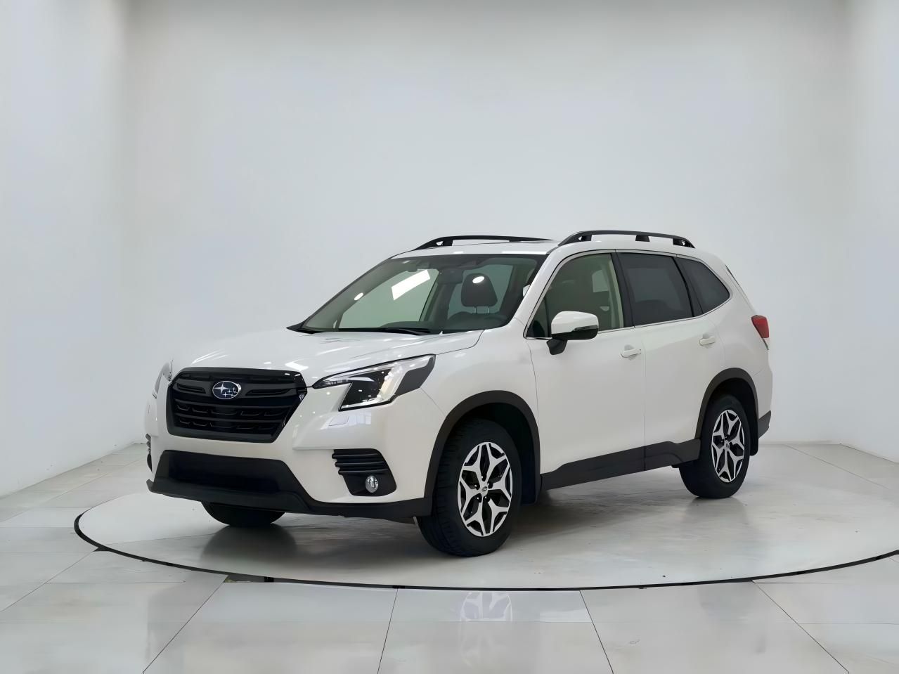 Subaru Forester 2022 — фото 1