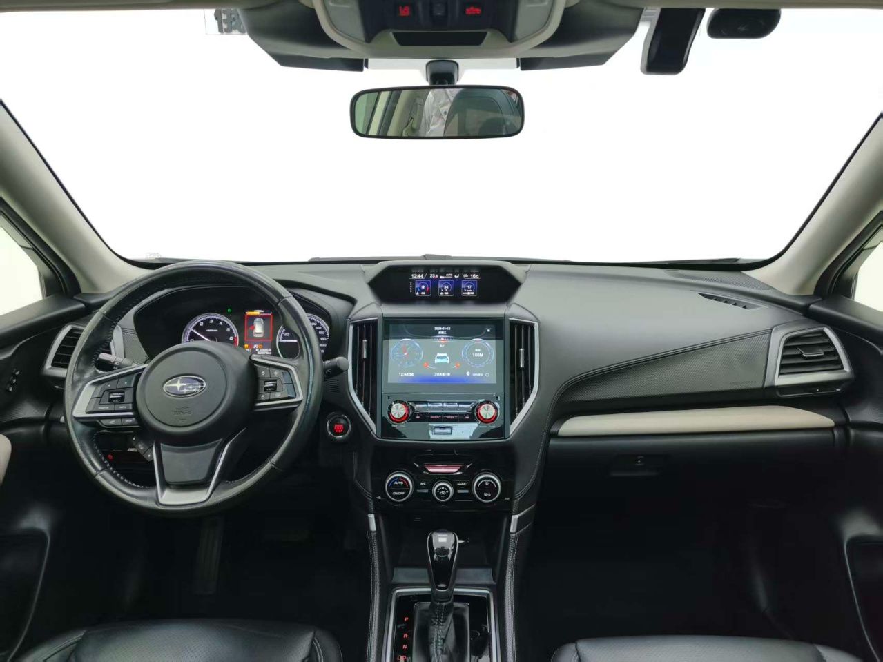 Subaru Forester 2022 — фото 4