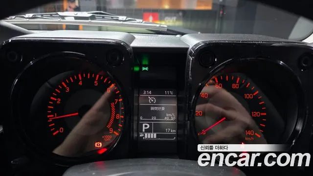 Suzuki Jimny 2025 — миниатюра 8