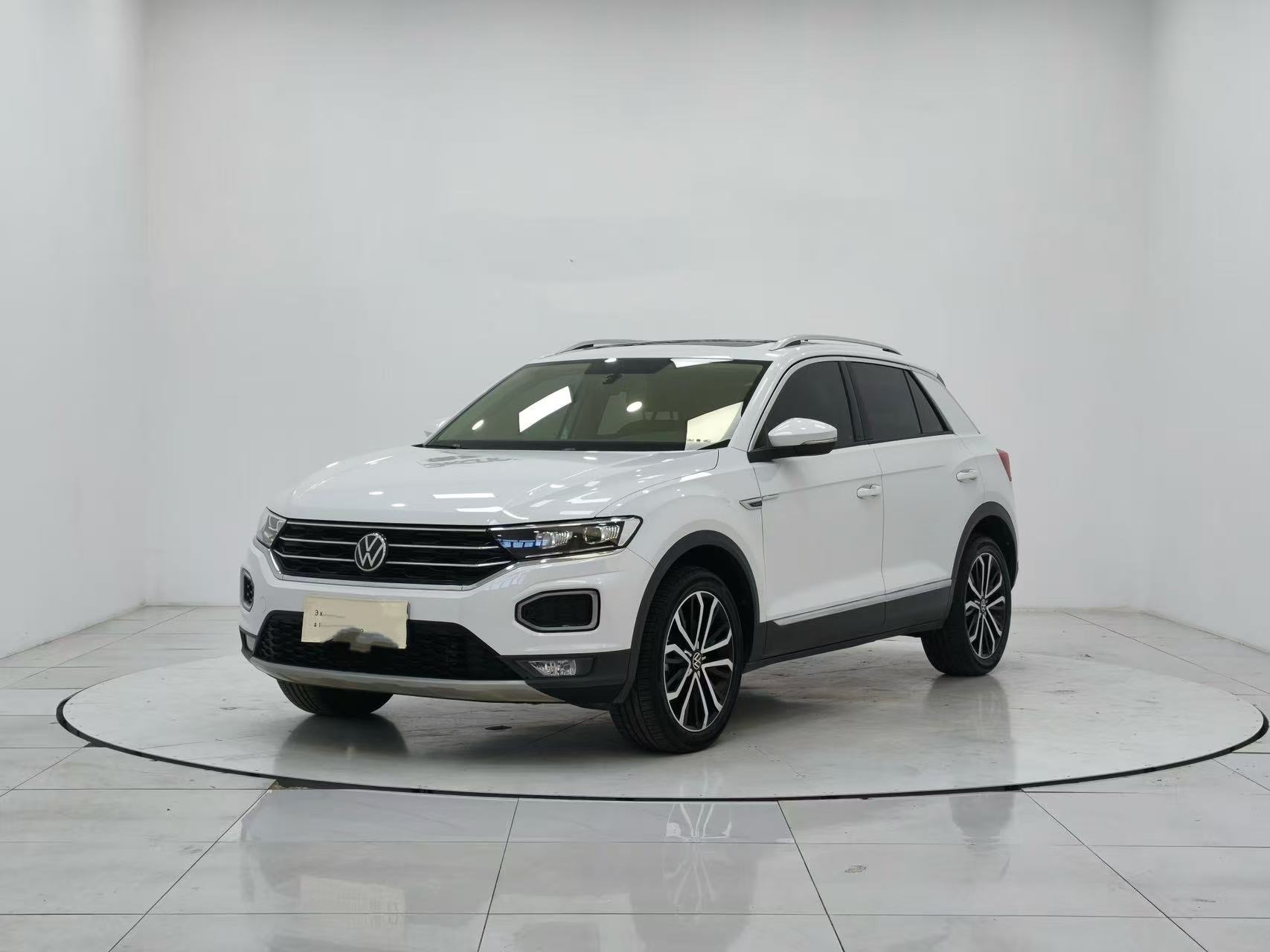 Volkswagen T-ROC 2021 — фото 1