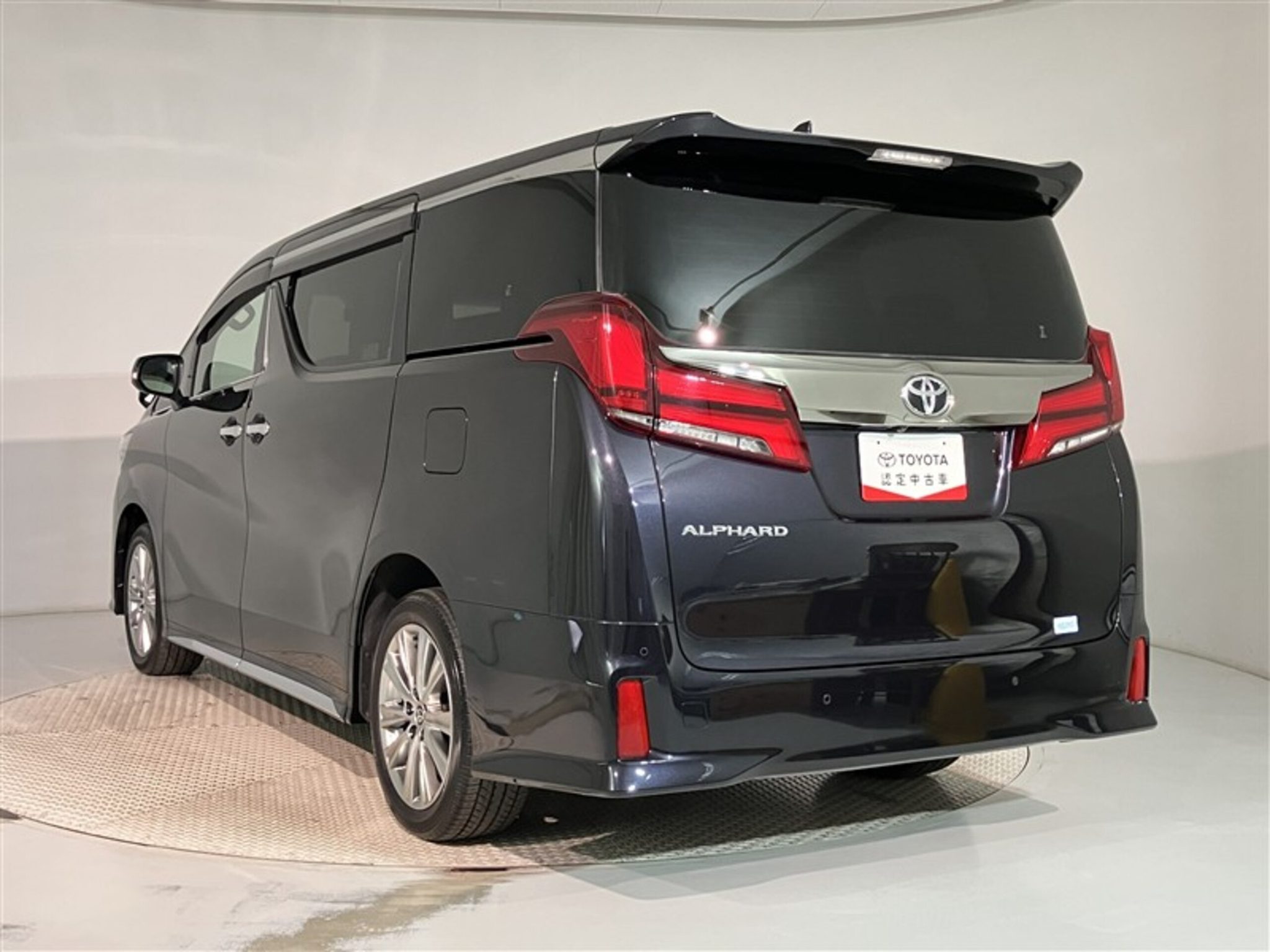 Toyota Alphard 2022 — фото 5