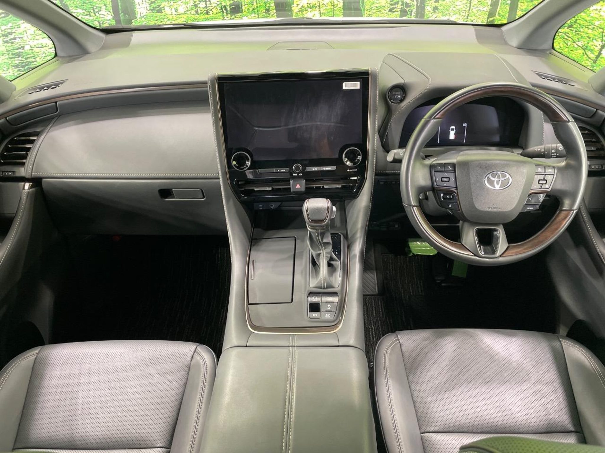 Toyota Alphard 2023 — фото 2