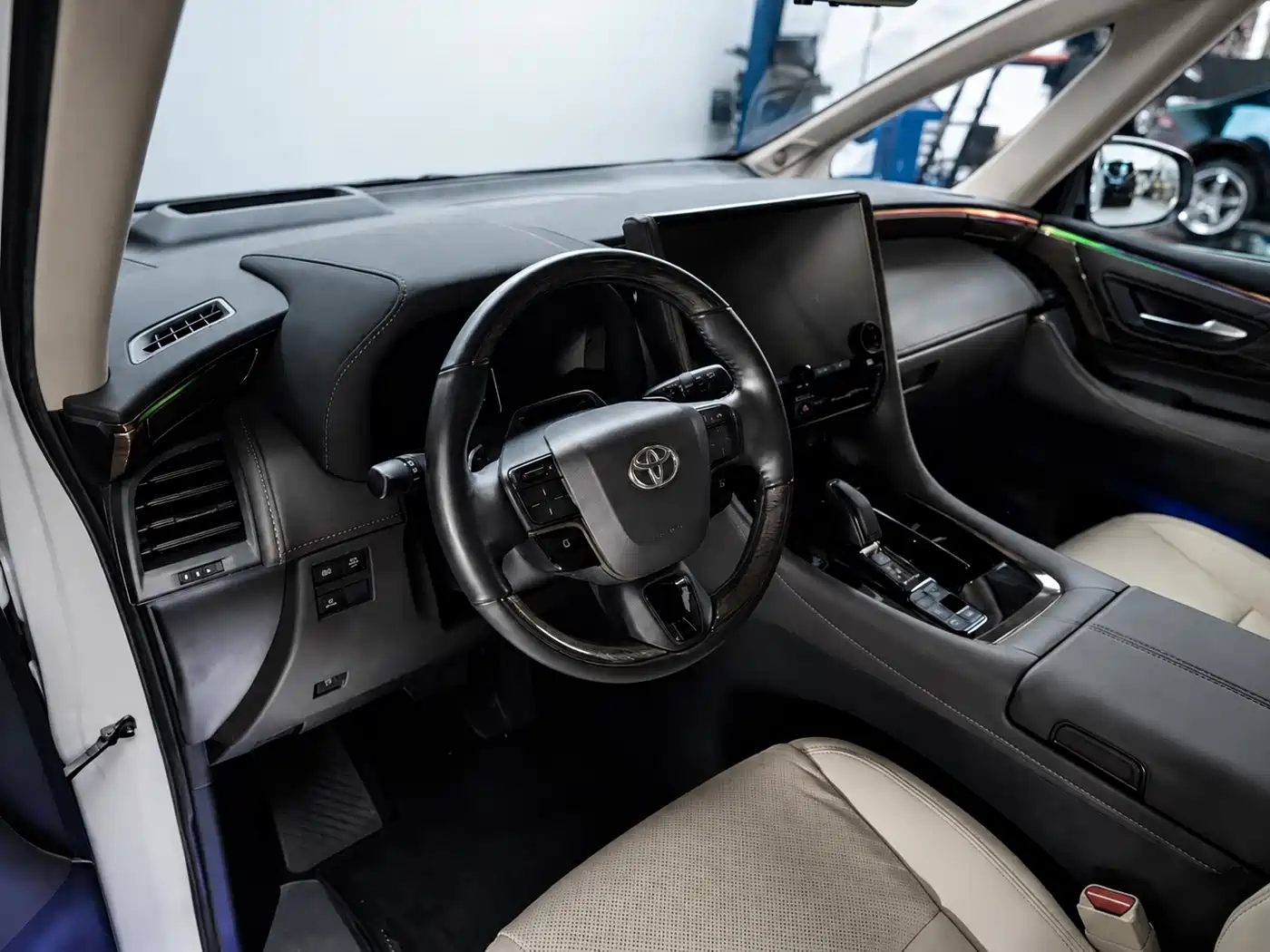 Toyota Alphard 2024 — миниатюра 13
