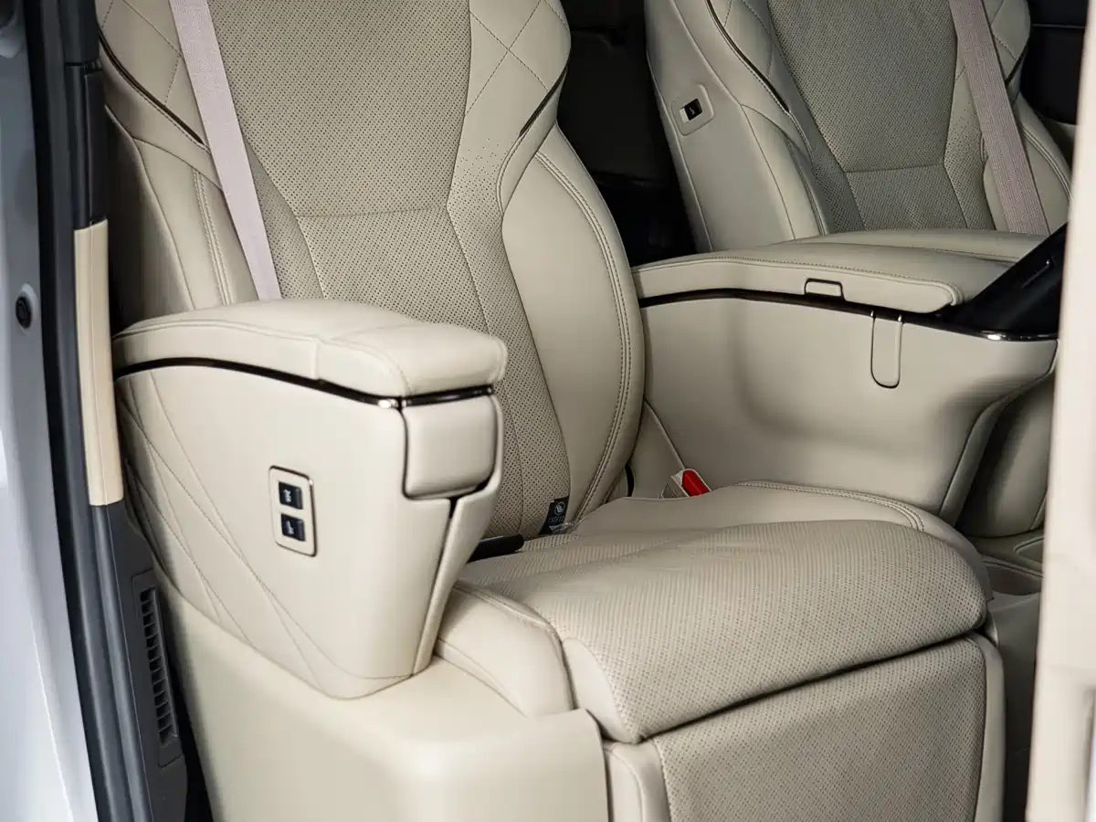 Toyota Alphard 2024 — миниатюра 17