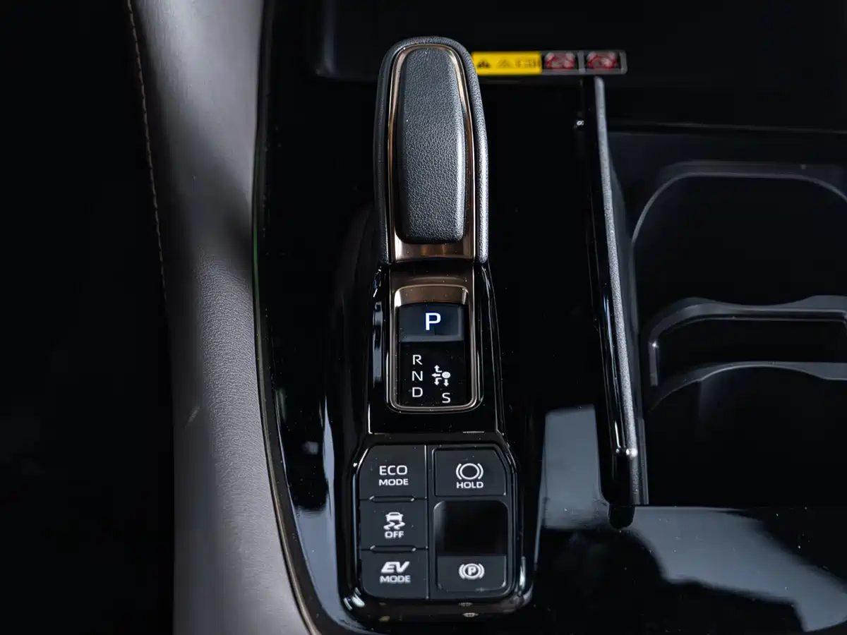 Toyota Alphard 2024 — миниатюра 25