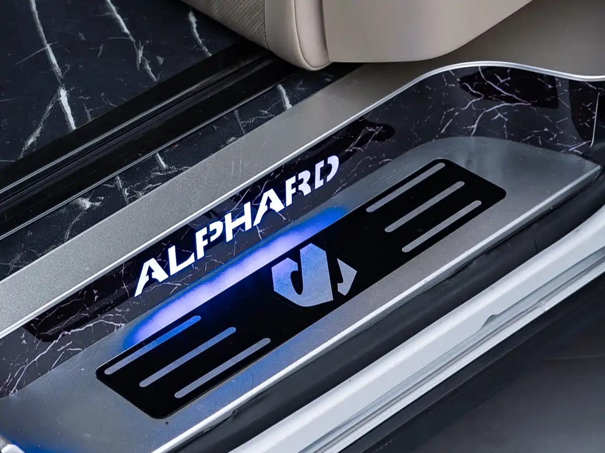 Toyota Alphard 2024 — миниатюра 26