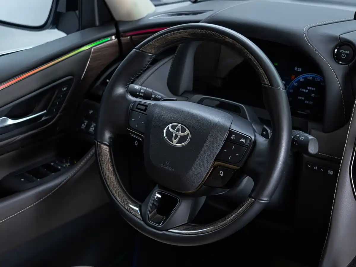 Toyota Alphard 2024 — миниатюра 9