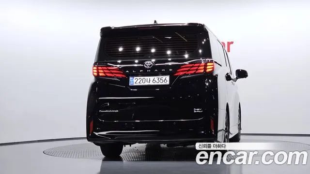 Toyota Alphard 2024 — фото 4