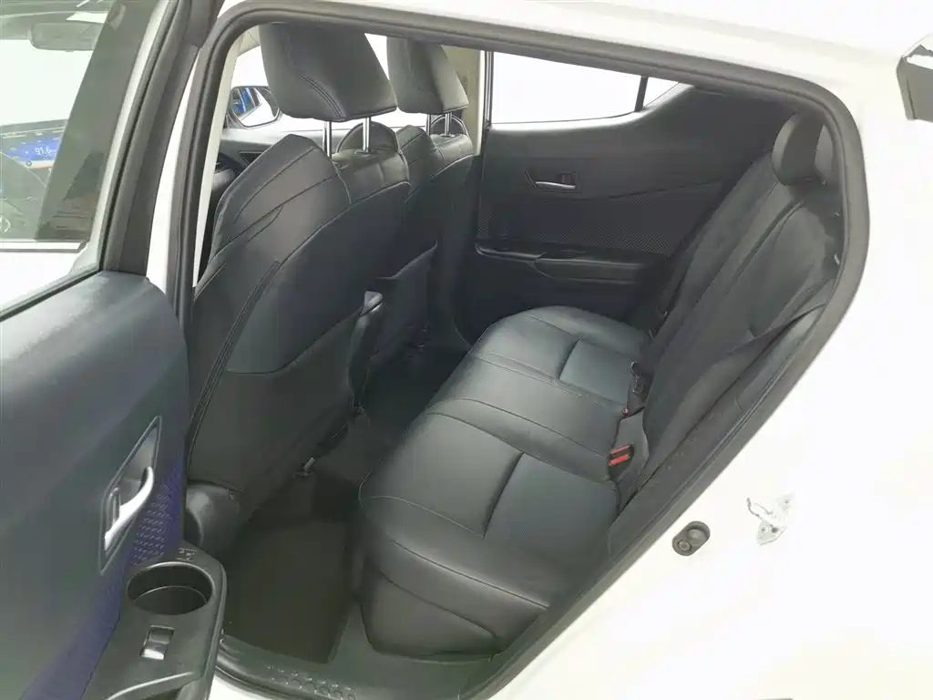 Toyota C-HR 2021 — миниатюра 15