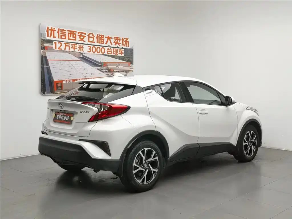 Toyota C-HR 2021 — фото 2