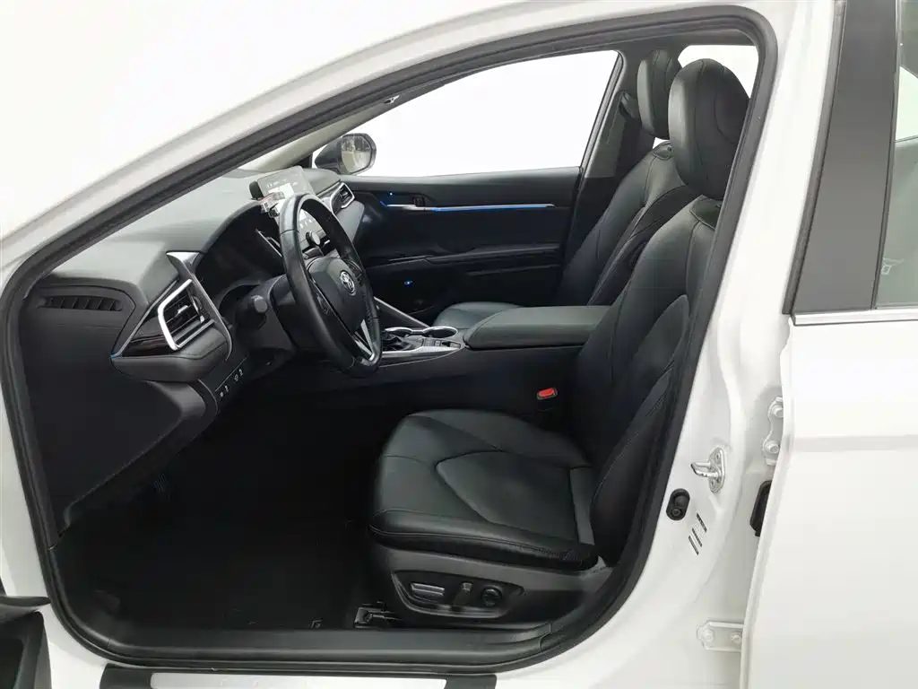 Toyota Camry 2021 — миниатюра 10