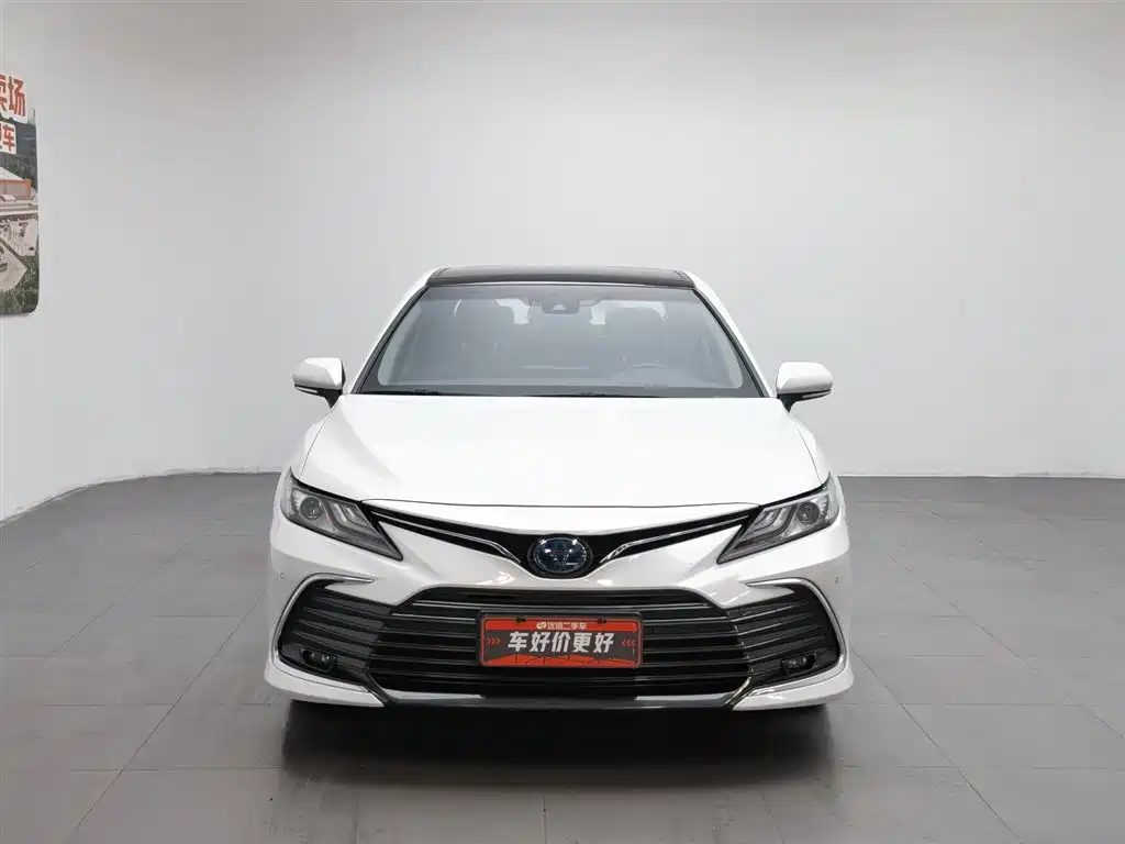 Toyota Camry 2021 — фото 3
