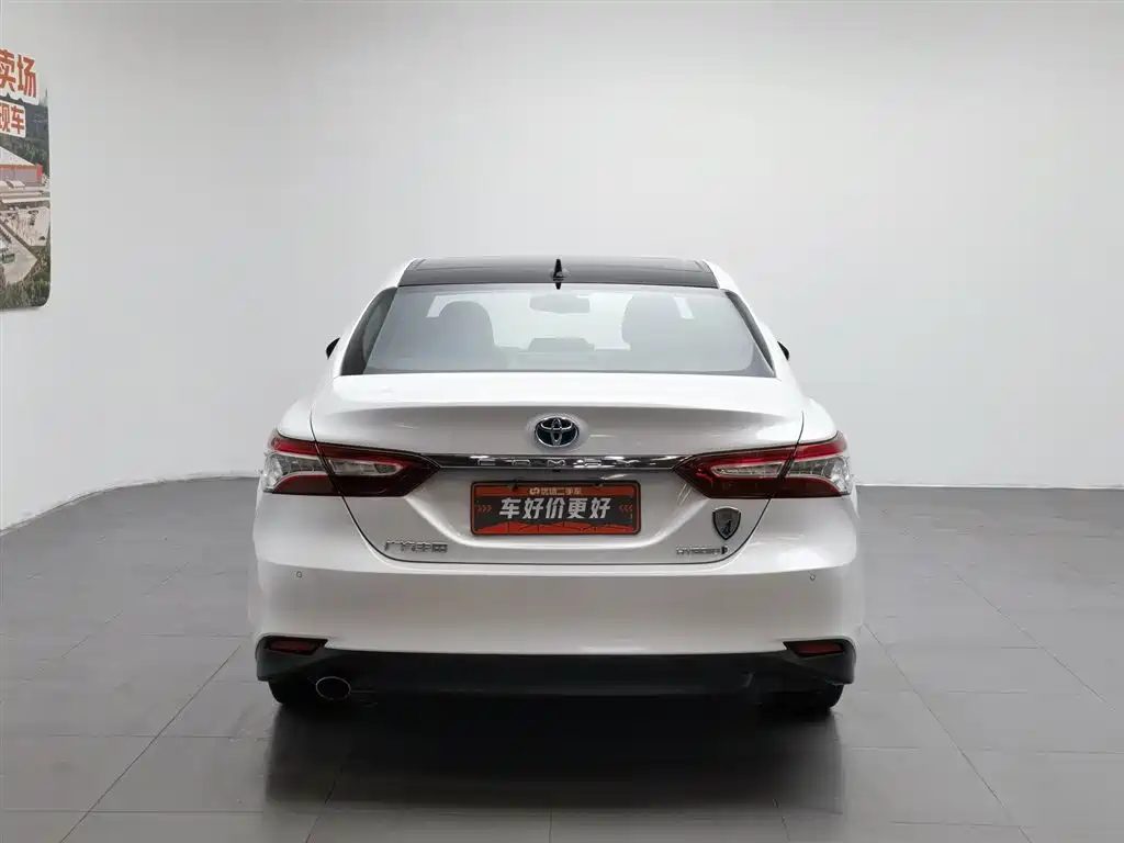 Toyota Camry 2021 — фото 4