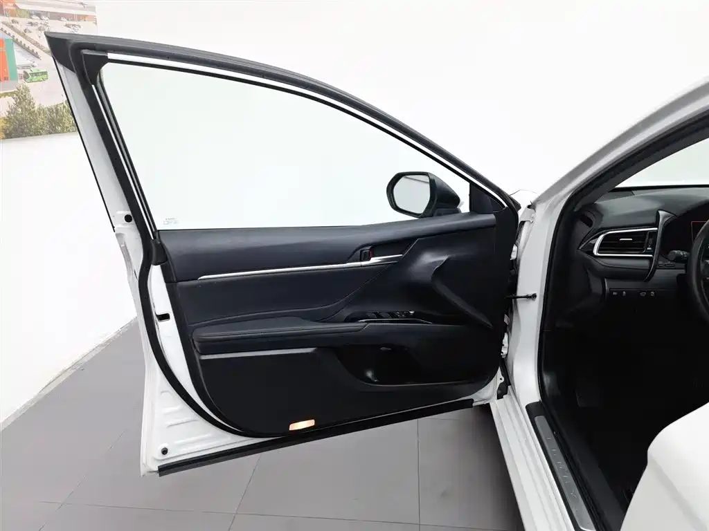 Toyota Camry 2021 — миниатюра 8
