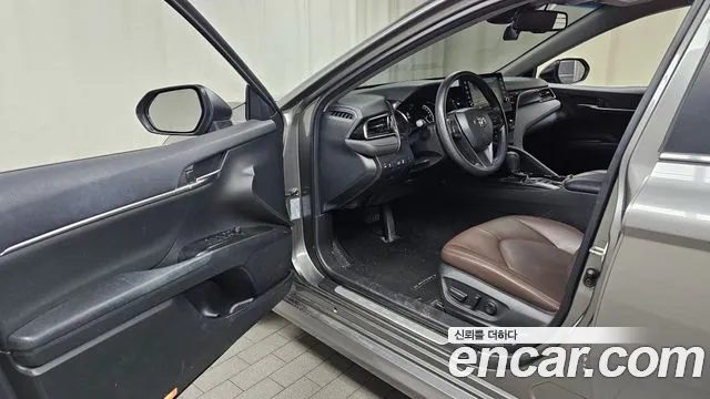 Toyota Camry 2023 — миниатюра 10