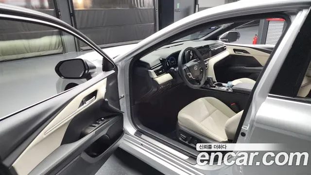 Toyota Camry 2025 — миниатюра 10