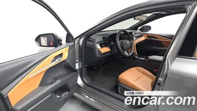 Toyota Camry 2025 — миниатюра 10