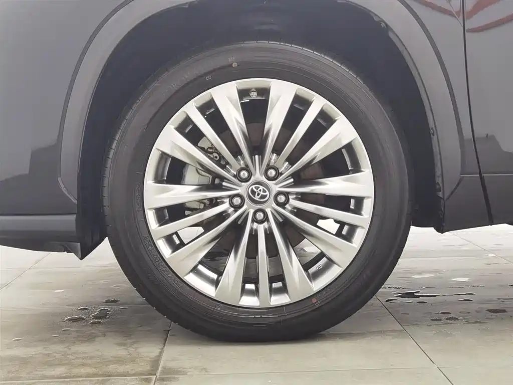 Toyota Highlander 2022 — миниатюра 17