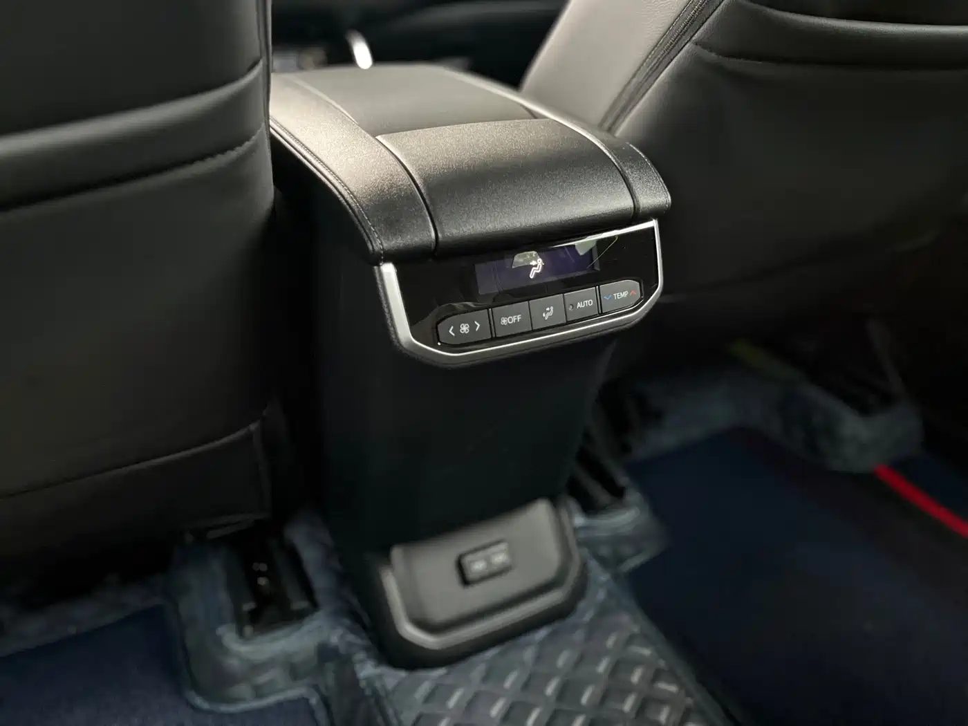 Toyota Highlander 2023 — миниатюра 21