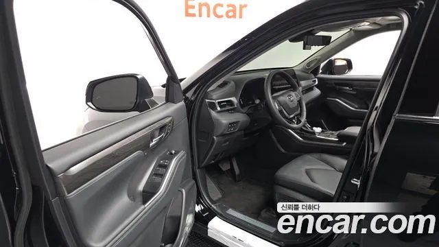 Toyota Highlander 2025 — миниатюра 10