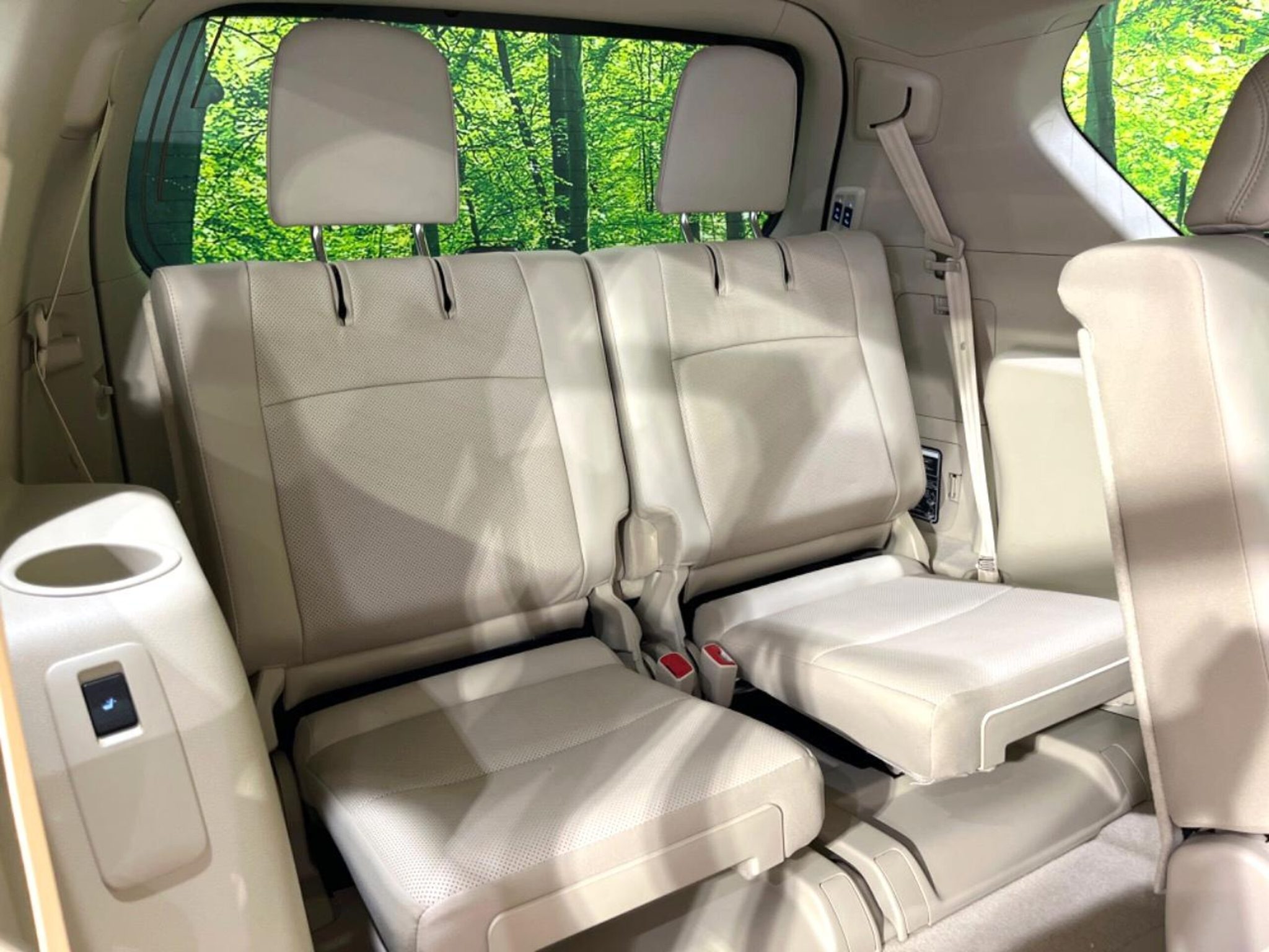 Toyota Land Cruiser Prado 2022 — миниатюра 10