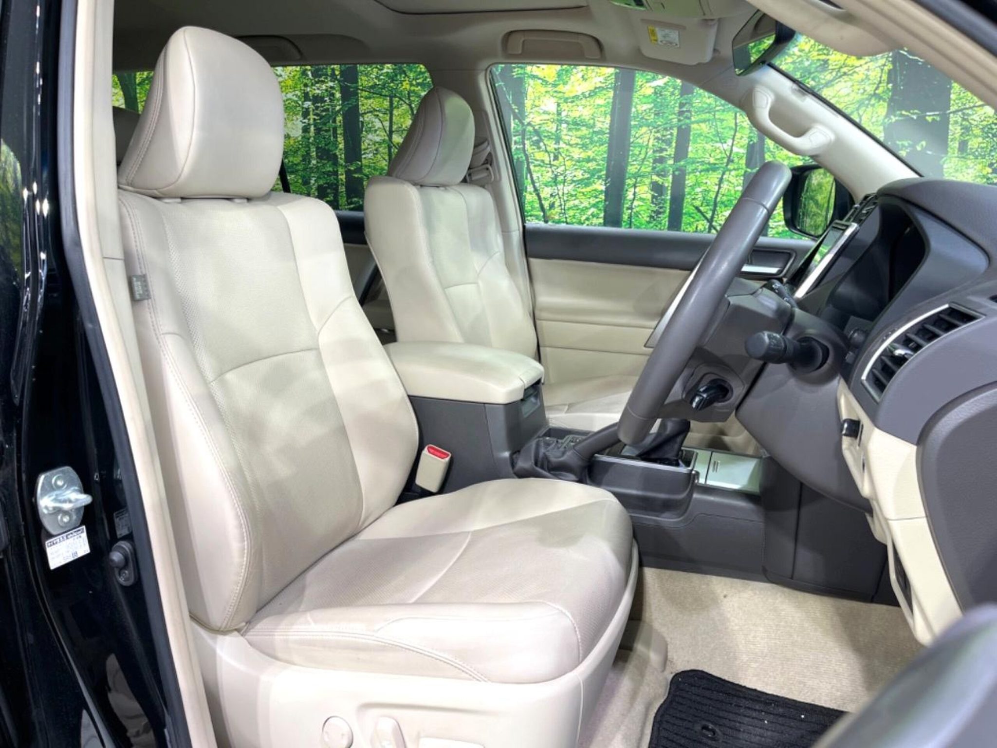 Toyota Land Cruiser Prado 2022 — миниатюра 8