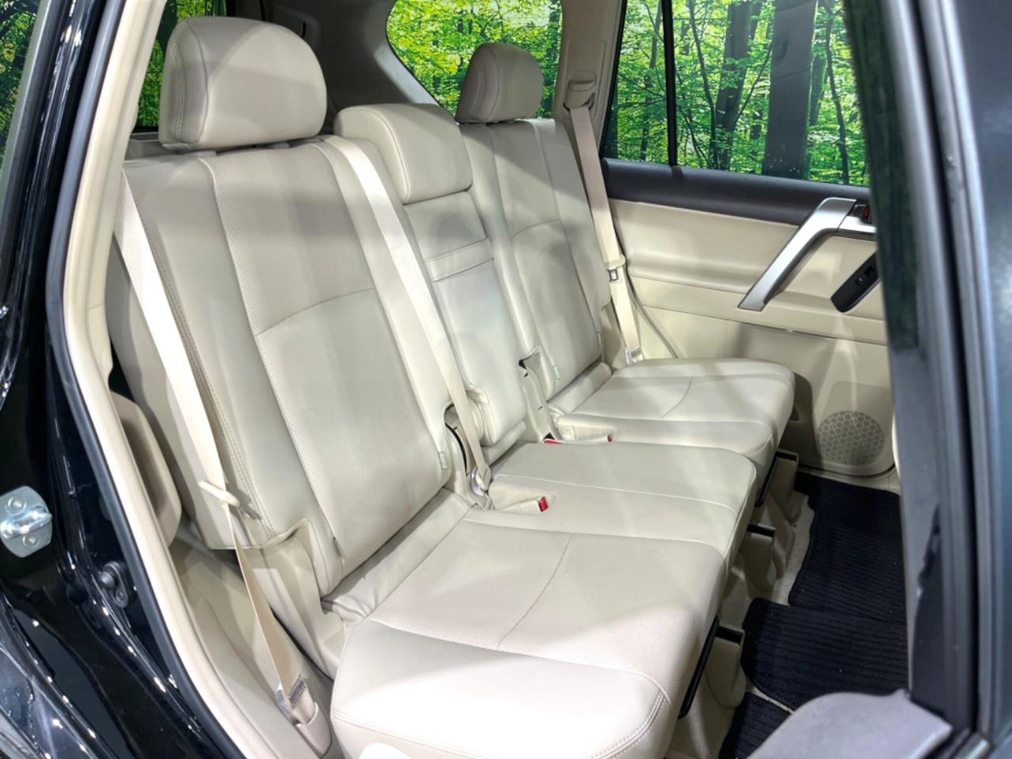 Toyota Land Cruiser Prado 2022 — миниатюра 9