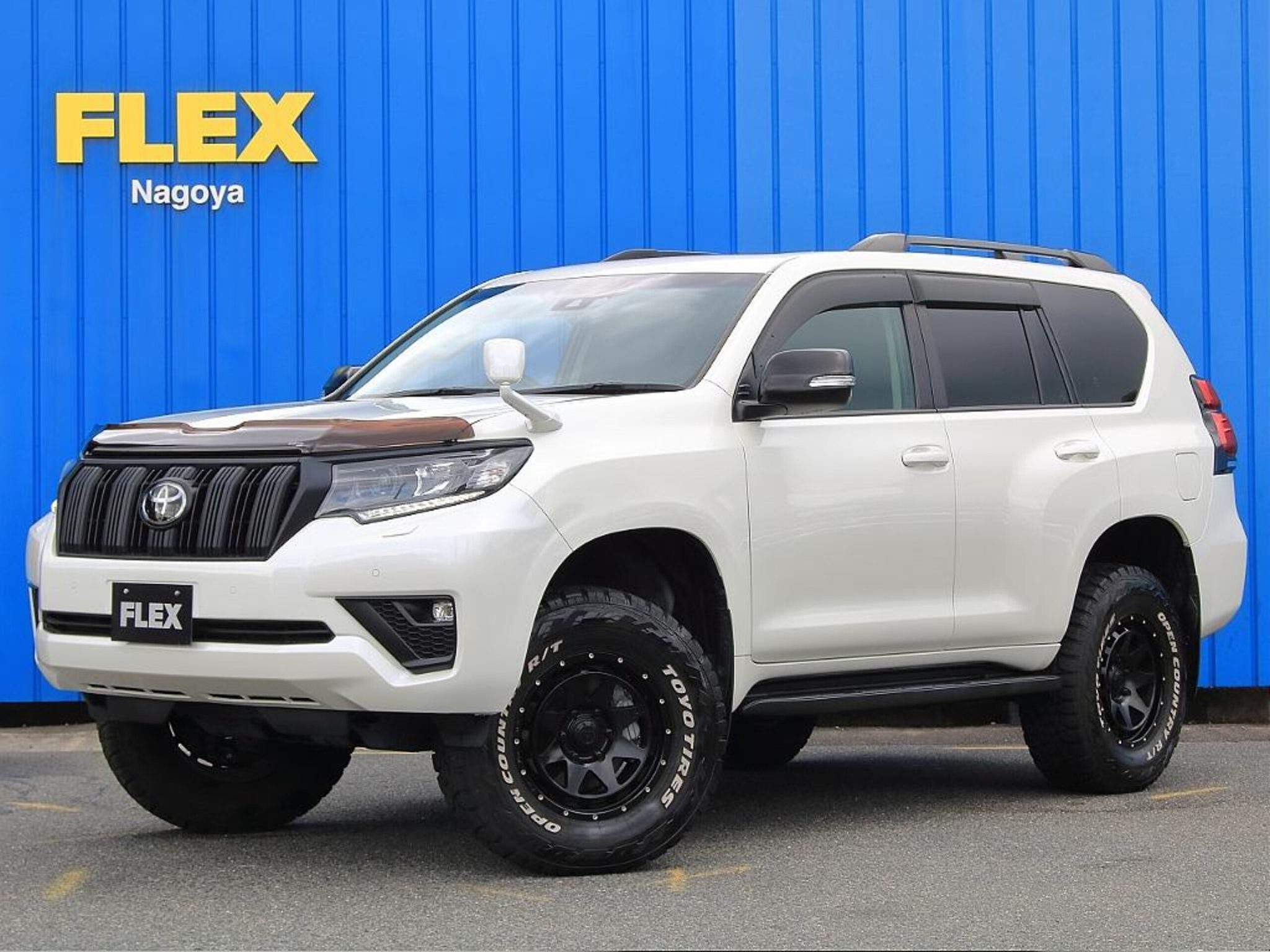 Toyota Land Cruiser Prado 2023 — фото 1