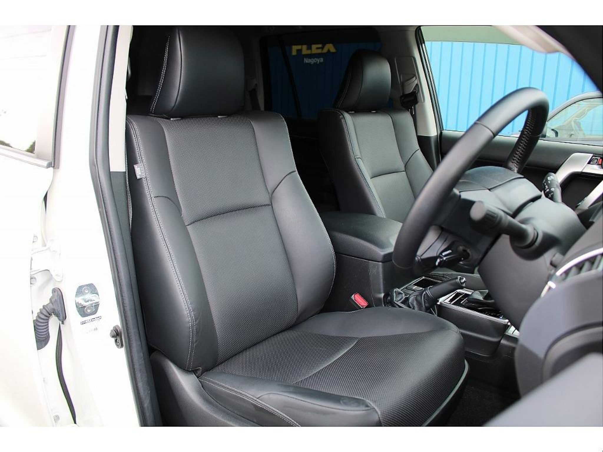 Toyota Land Cruiser Prado 2023 — миниатюра 7