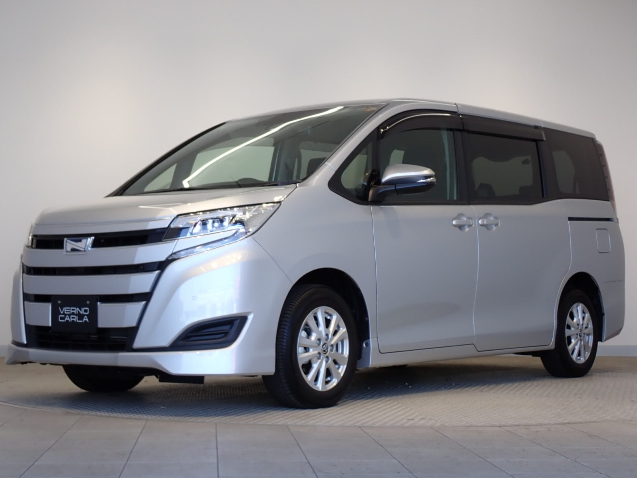 Toyota Noah 2021 — миниатюра 8