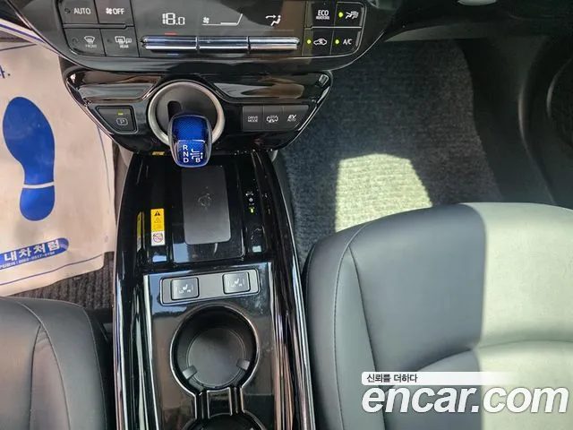 Toyota Prius 2022 — миниатюра 10