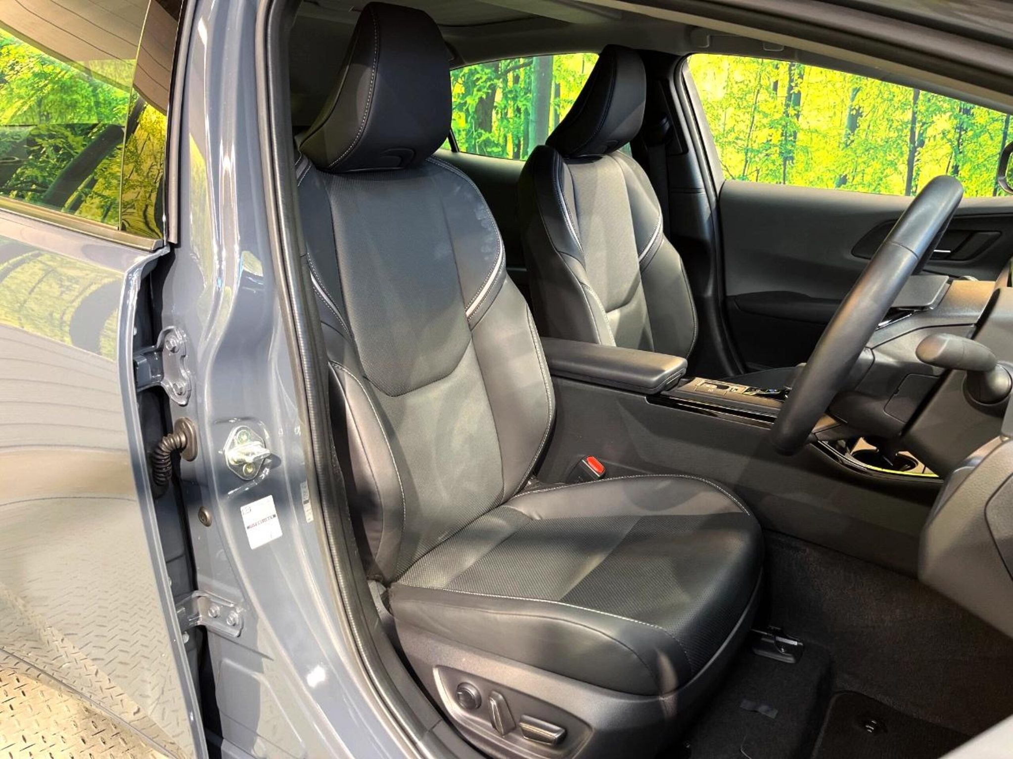 Toyota Prius 2023 — миниатюра 10