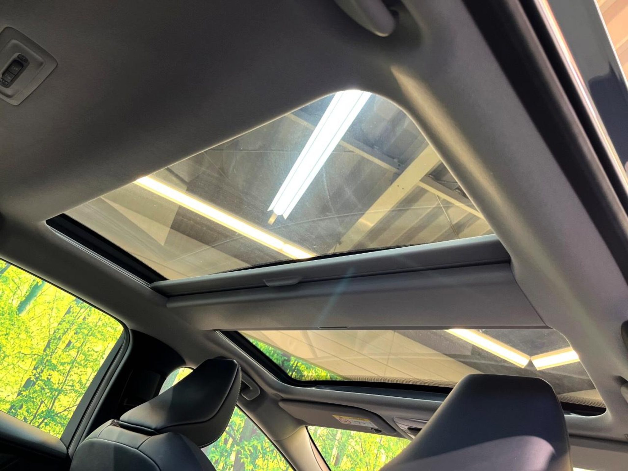 Toyota Prius 2023 — фото 3