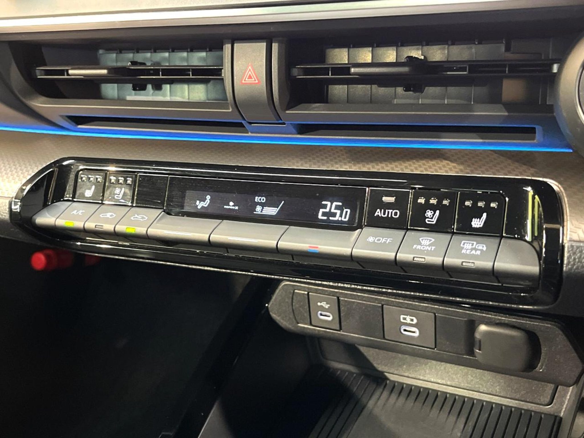 Toyota Prius 2023 — миниатюра 8