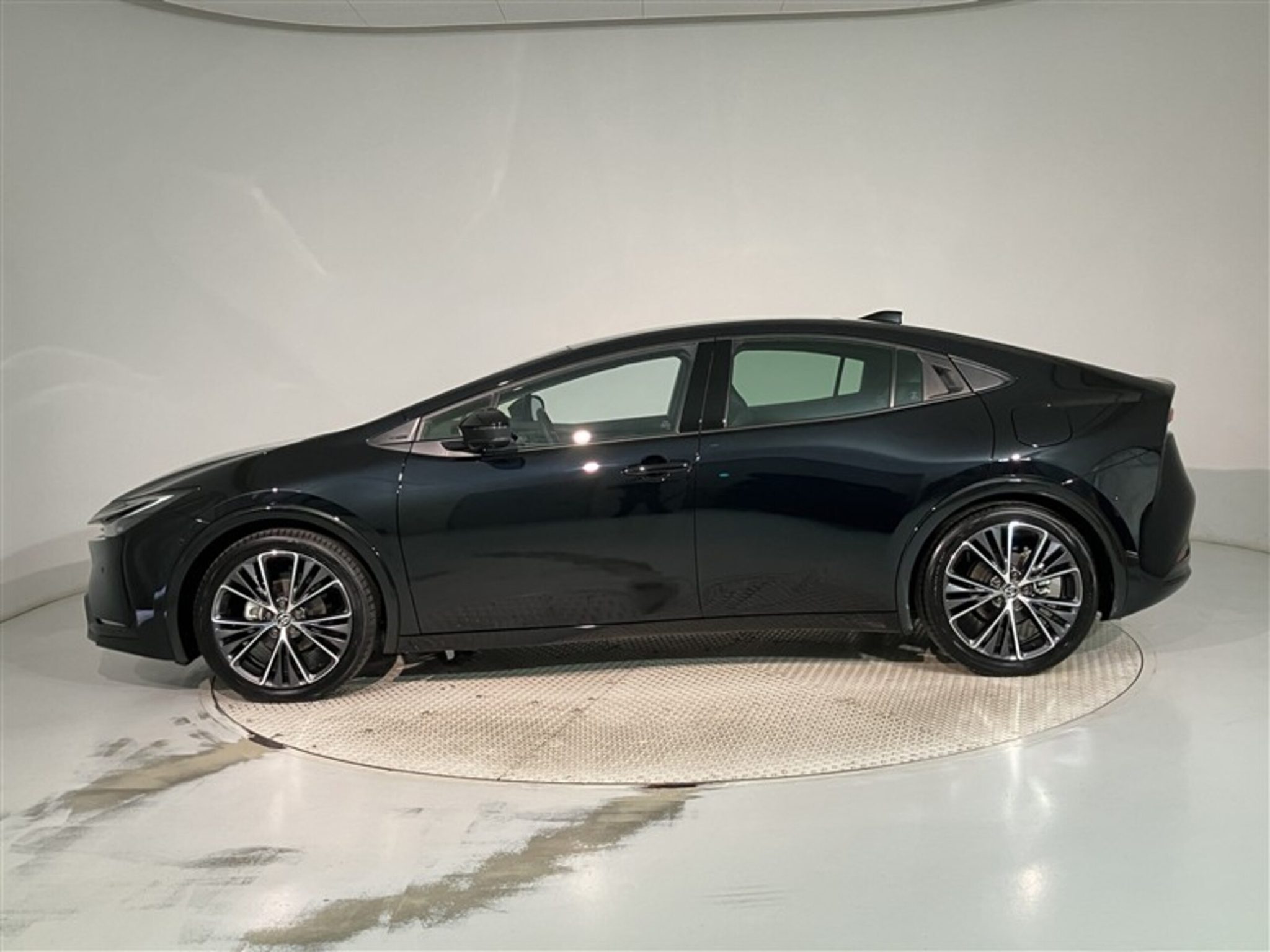 Toyota Prius 2025 — миниатюра 6
