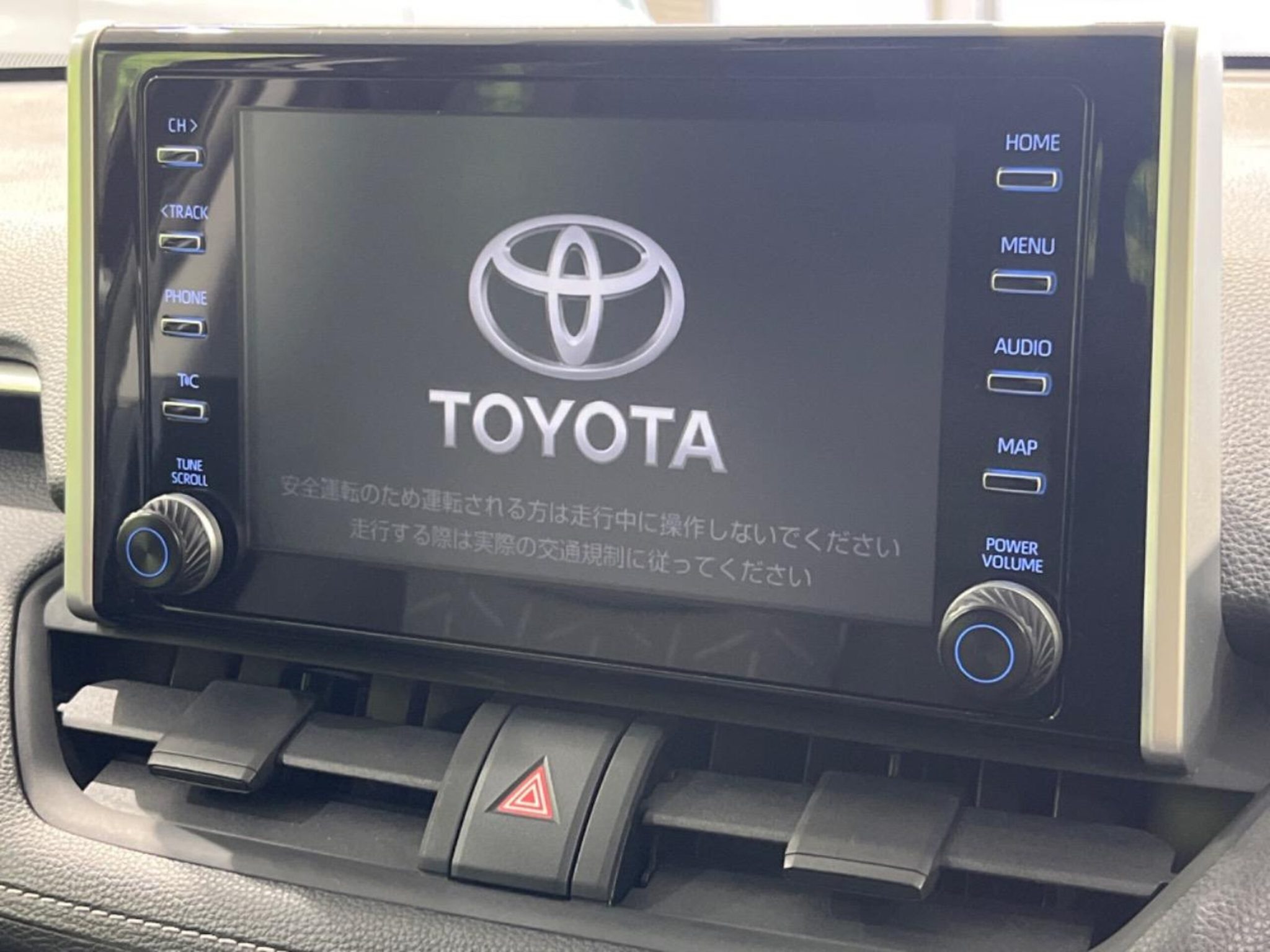 Toyota RAV4 2022 — фото 3